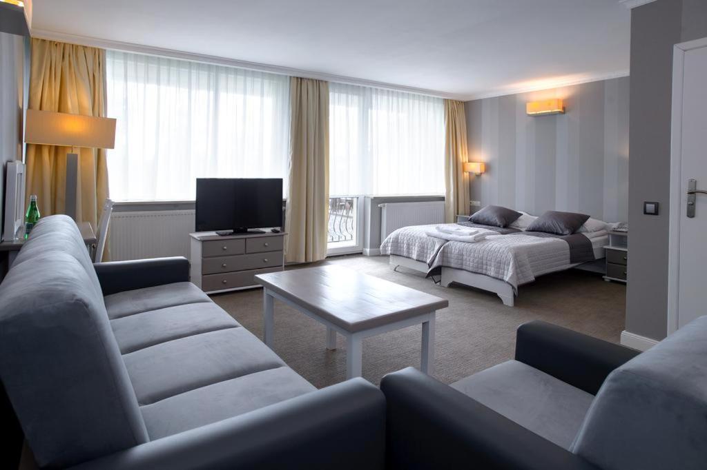 Hotel Niedzwiadek Wdzydze Kiszewskie Extérieur photo